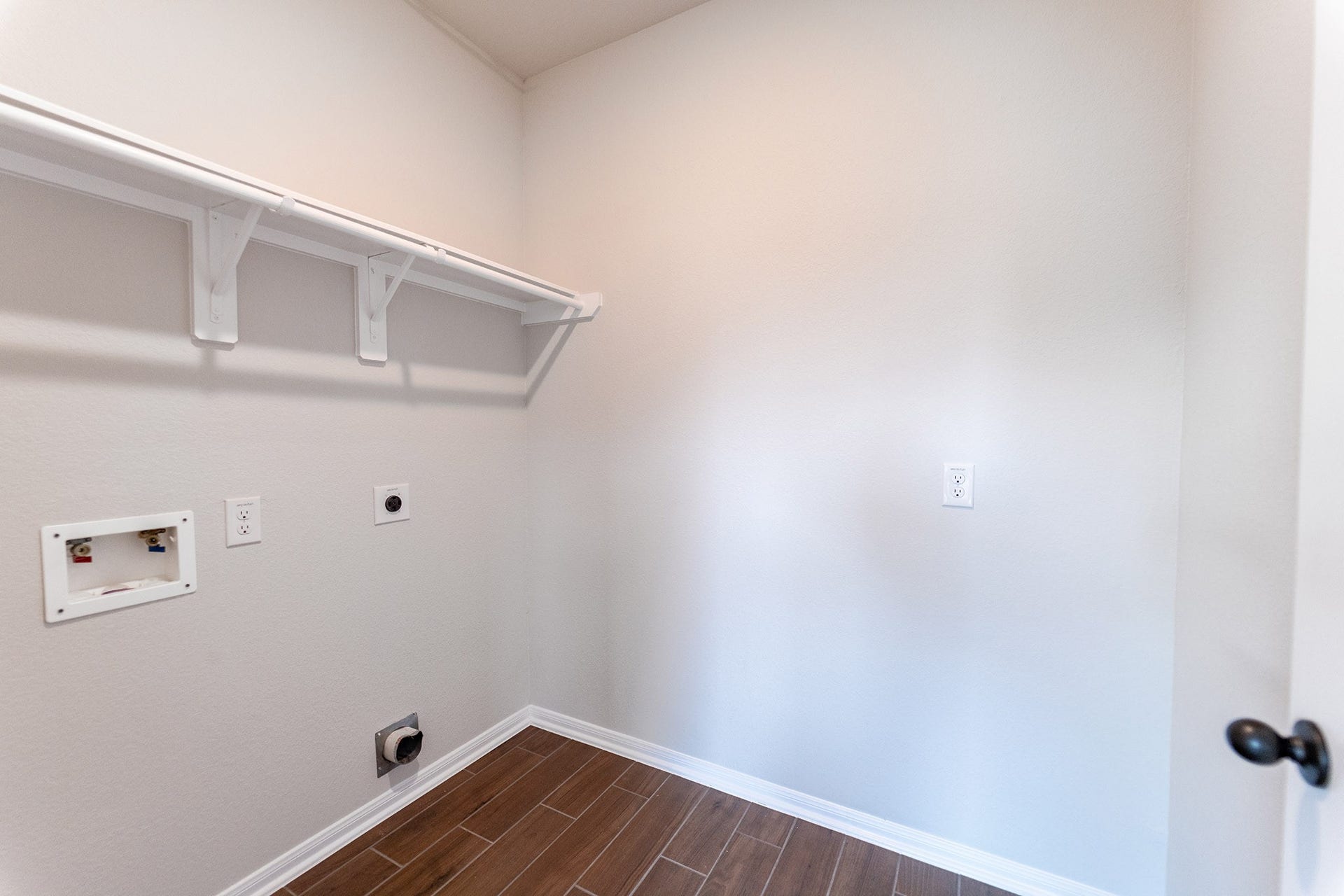 1926 Middle Pass Lane, Angleton, TX 77515 1926 Middle Pass Lane, Angleton, TX 77515