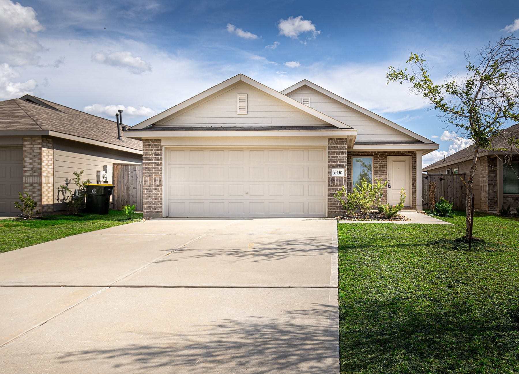 2430 Ridge Oak Drive, Conroe, TX 77301