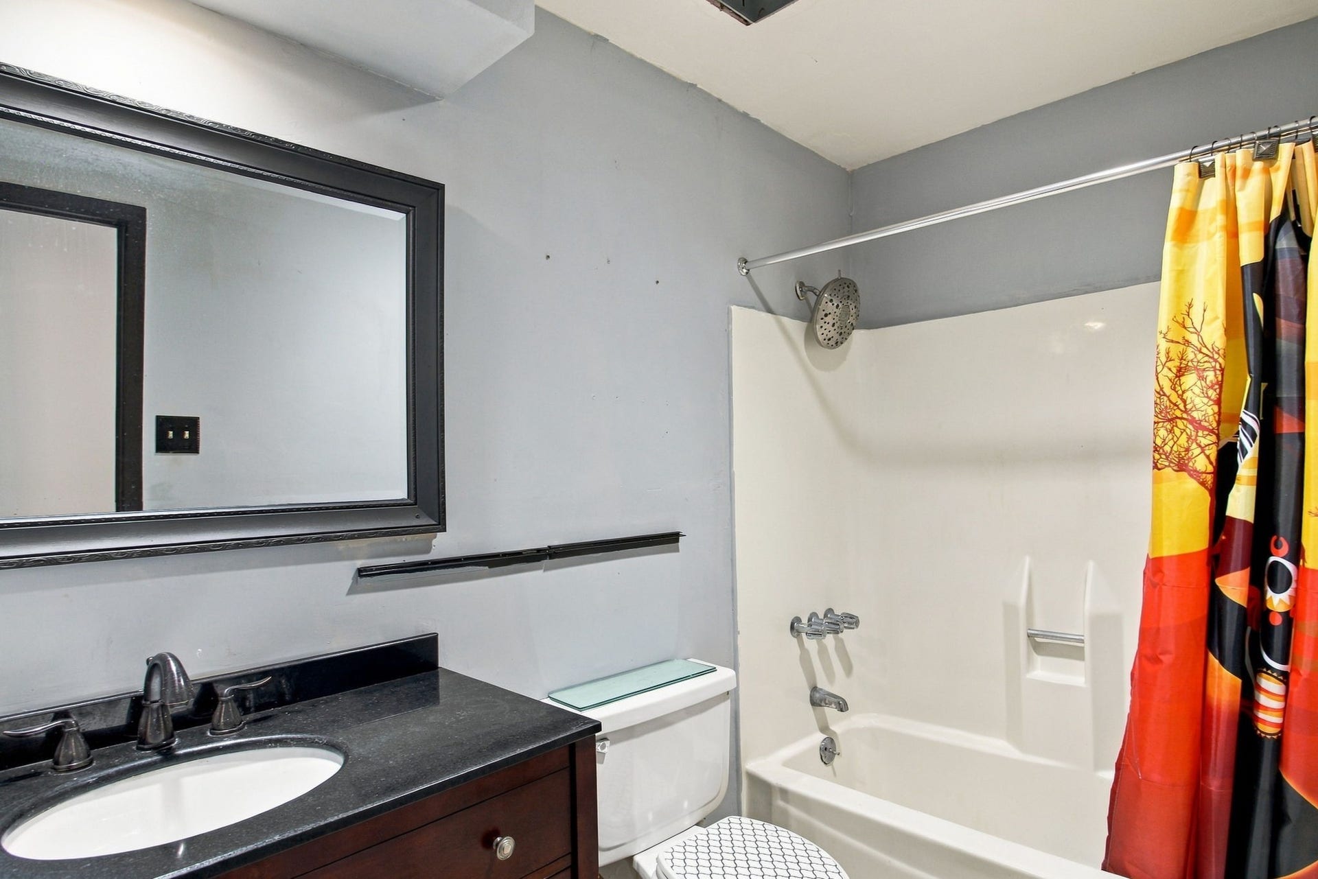 6330 Ludington Drive, Houston, TX 77035 6330 Ludington Drive, Houston, TX 77035
