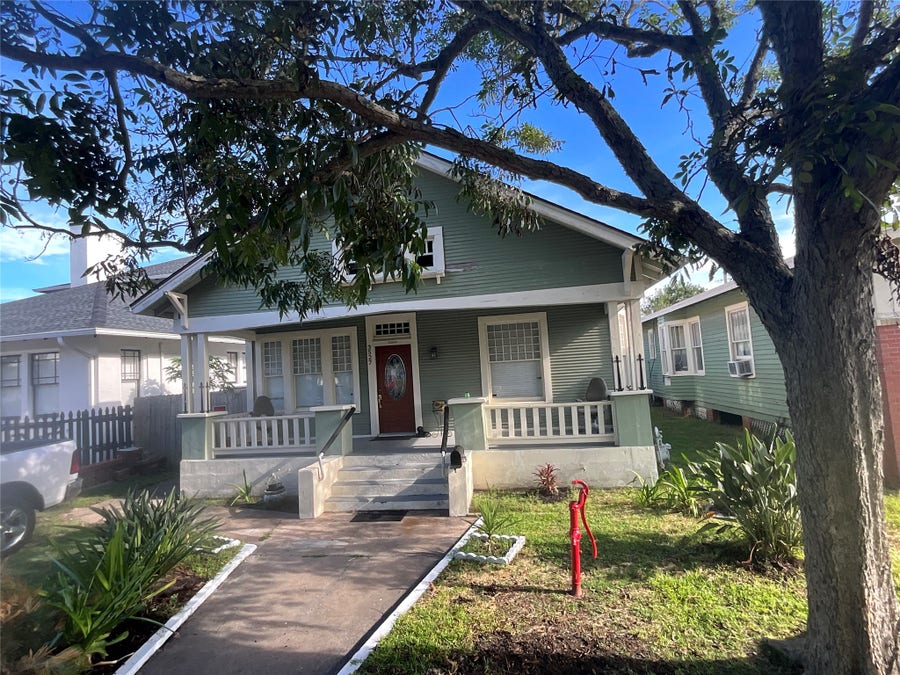 Property photo for 3527 Avenue R 1/2, Galveston, TX