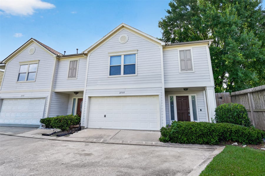 Property photo for 2735 Woodridge Manor Drive, Houston, TX
