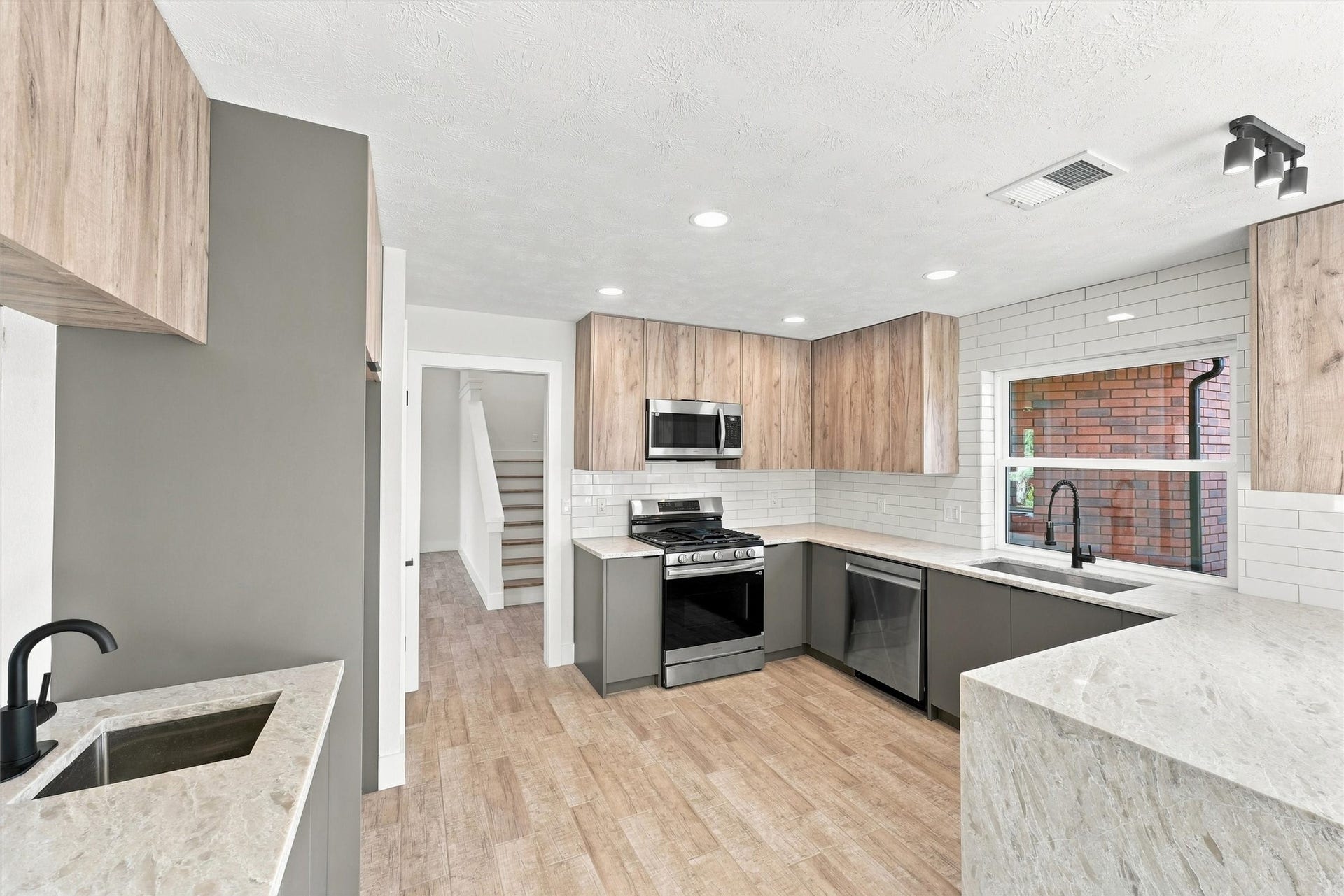 4756 Oakmont Court, League City, TX 77573 4756 Oakmont Court, League City, TX 77573