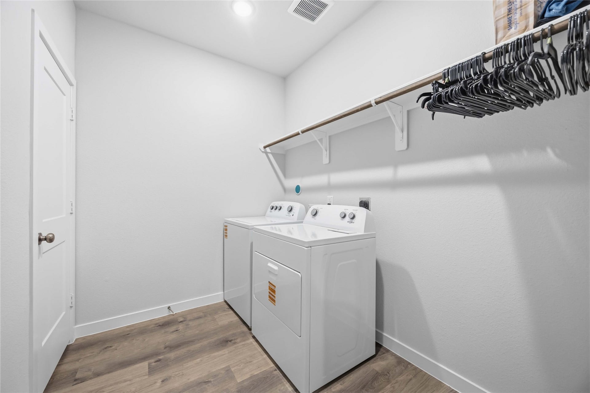 Massive Utility Room with an Additional Walk in Closet