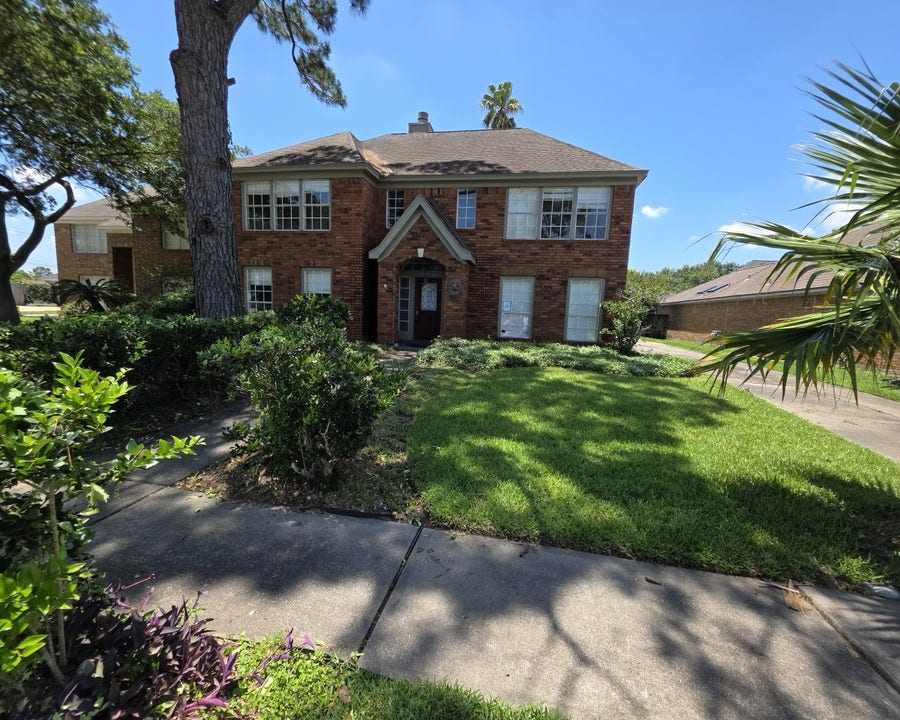 Property photo for 2106 Cherry Hills Drive, League City, TX
