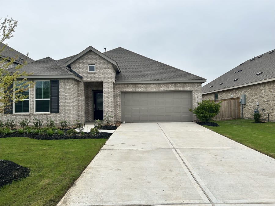 Property photo for 8306 Amber Summit Lane, Angleton, TX