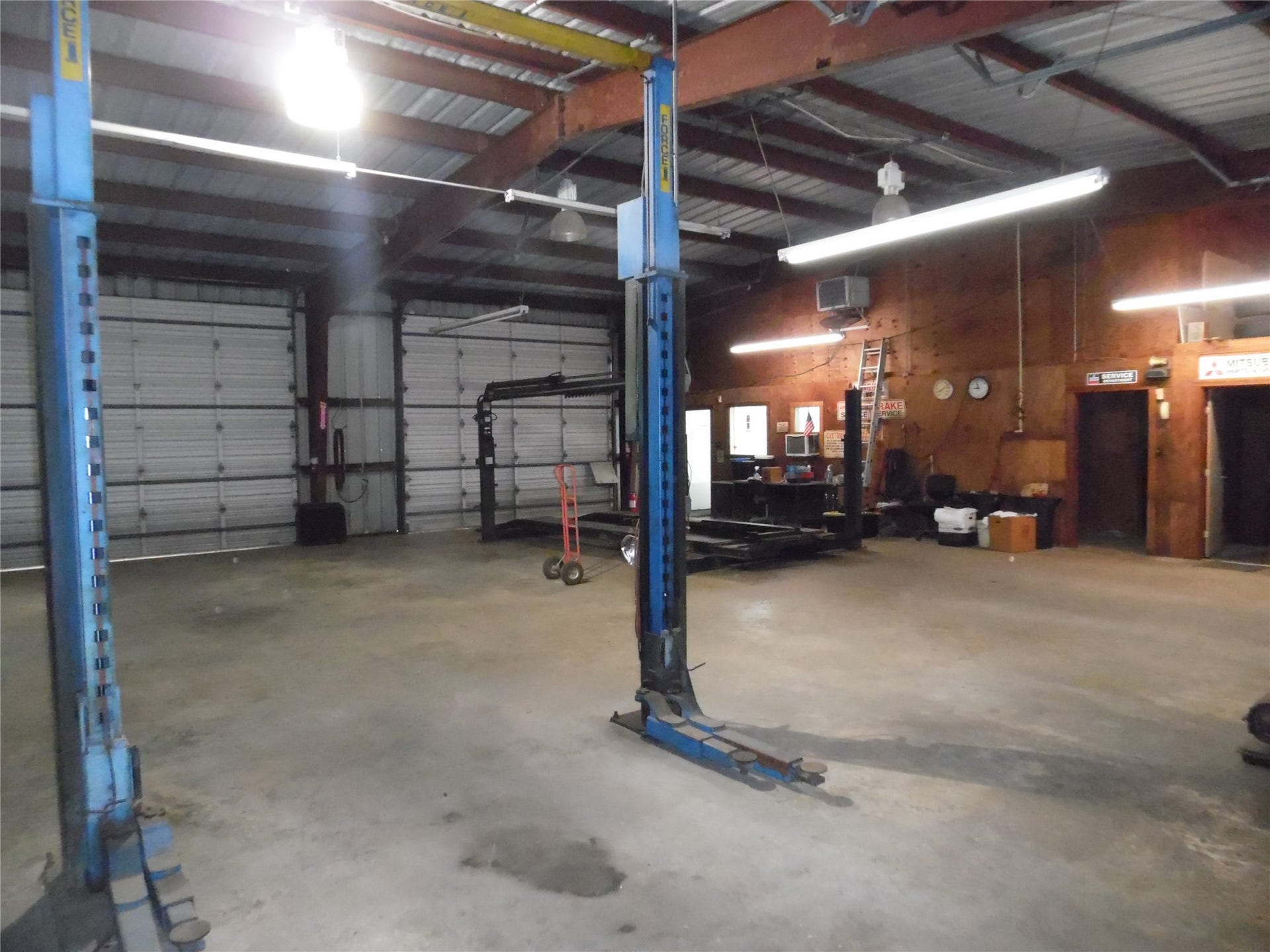 14084 Highway 6, Santa Fe, TX 77517 Shop Area