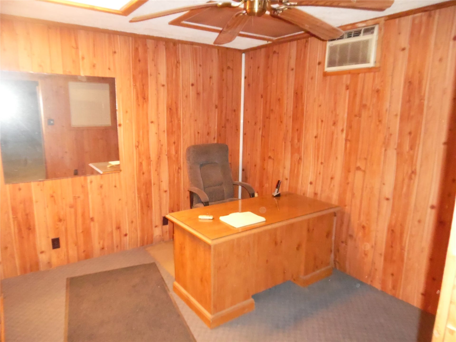 14084 Highway 6, Santa Fe, TX 77517 Back Office