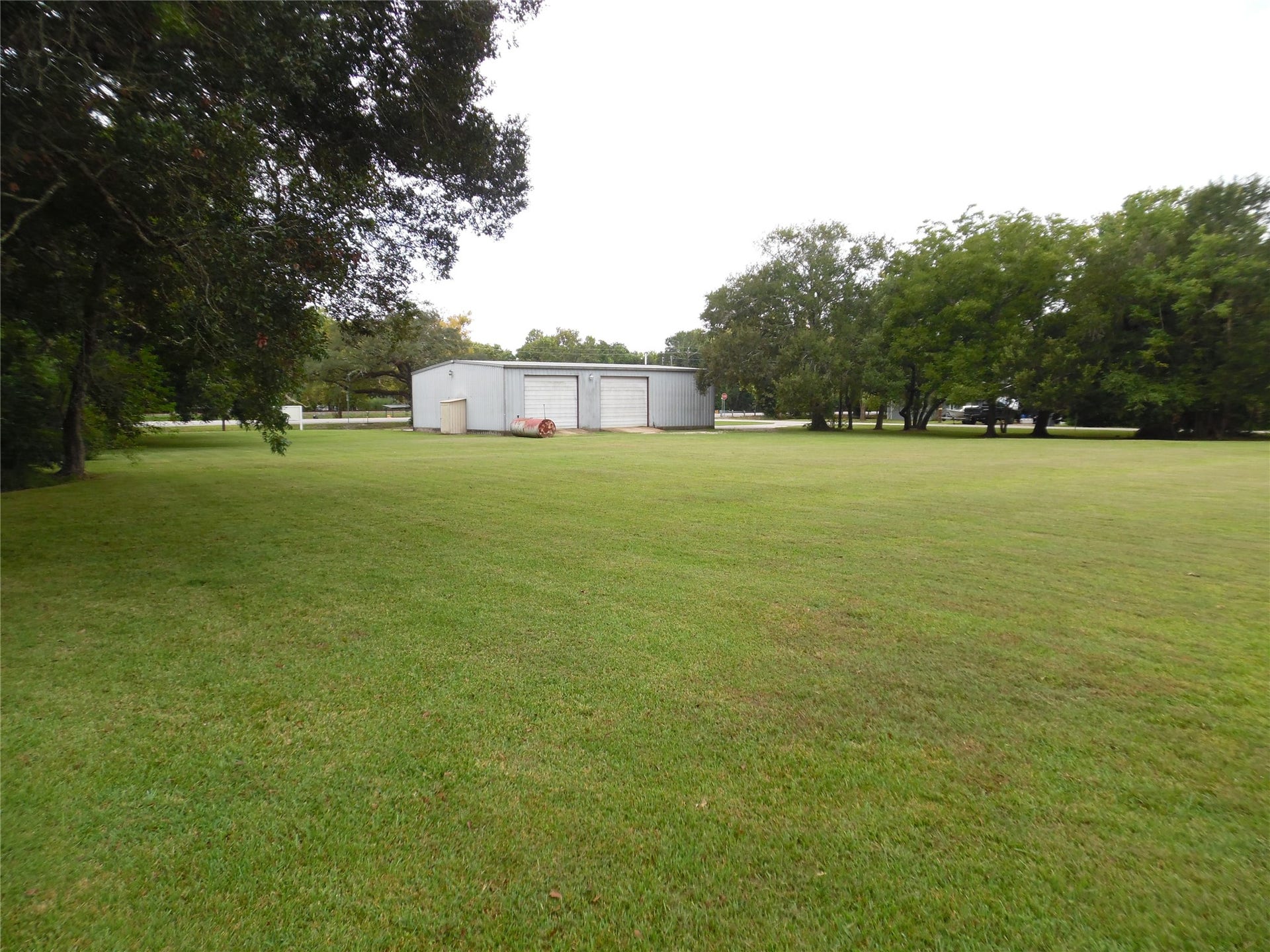 14084 Highway 6, Santa Fe, TX 77517 Lots of Room to Grow
