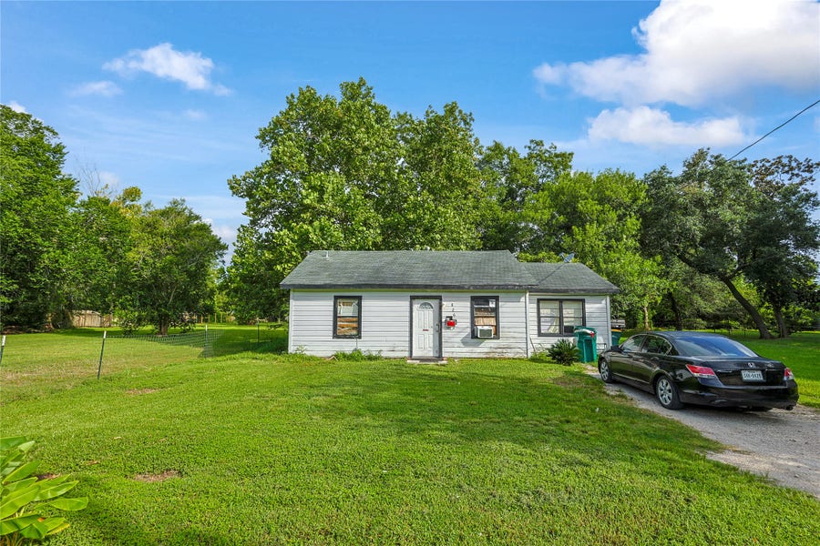 Property photo for 826 Retama Street, La Marque, TX