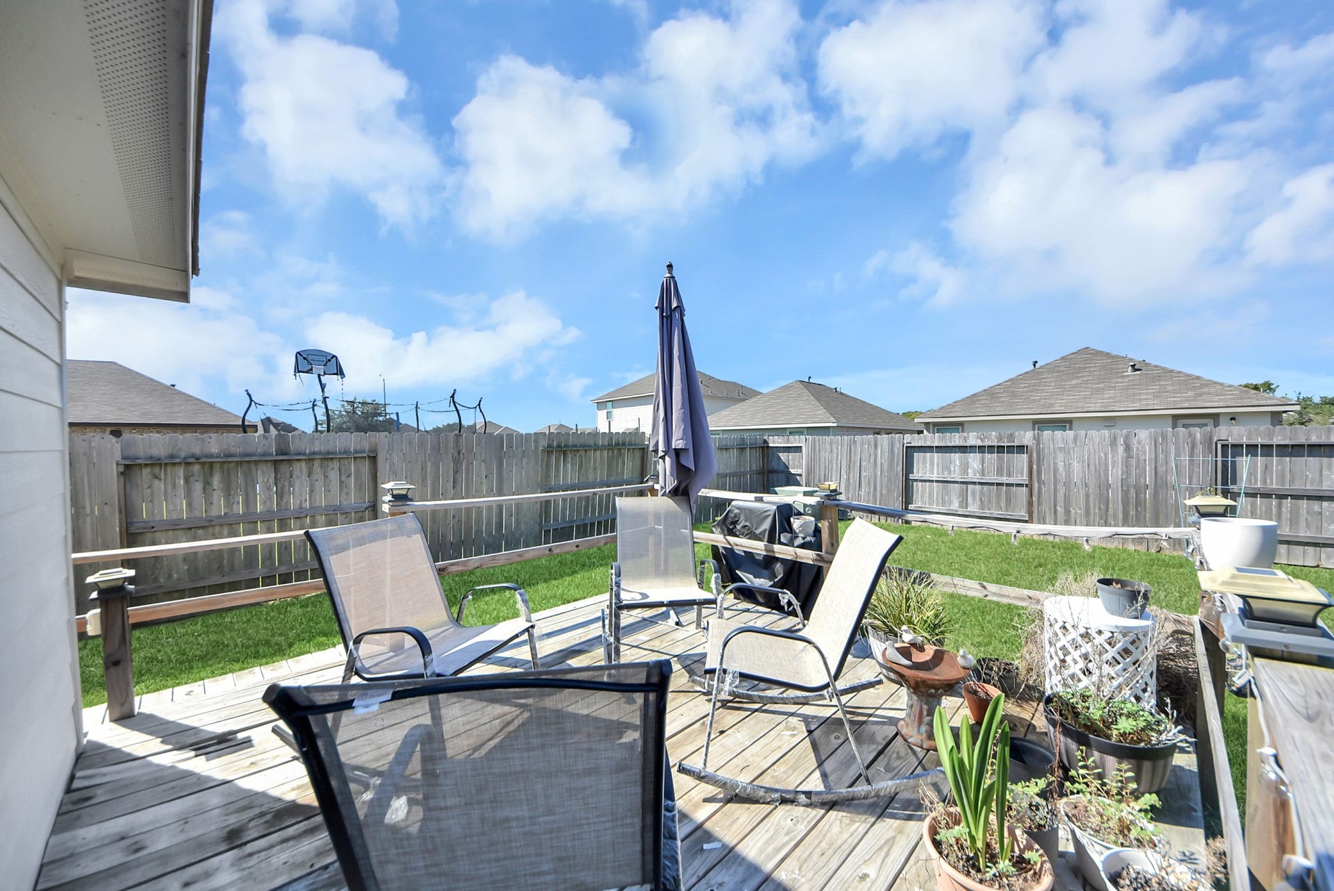 8611 River Crest Drive, Baytown, TX 77521 8611 River Crest Drive, Baytown, TX 77521