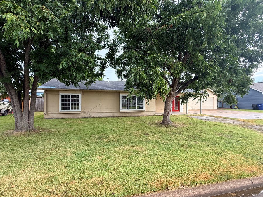 Property photo for 2622 34th Avenue N, Texas City, TX