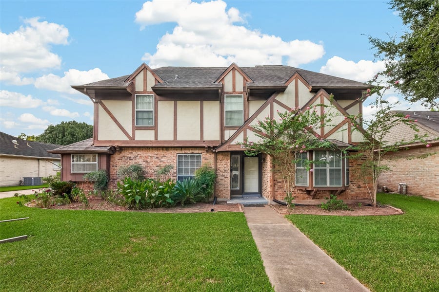 Property photo for 2016 Meadow Lane, Richmond, TX