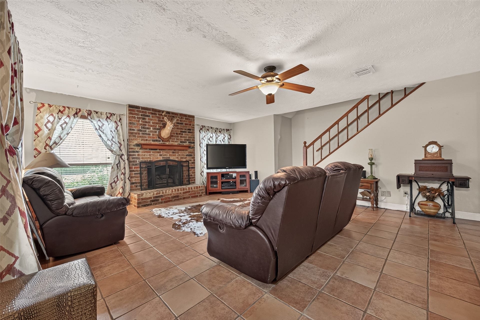 2016 Meadow Lane, Richmond, TX 77469 2016 Meadow Lane, Richmond, TX 77469