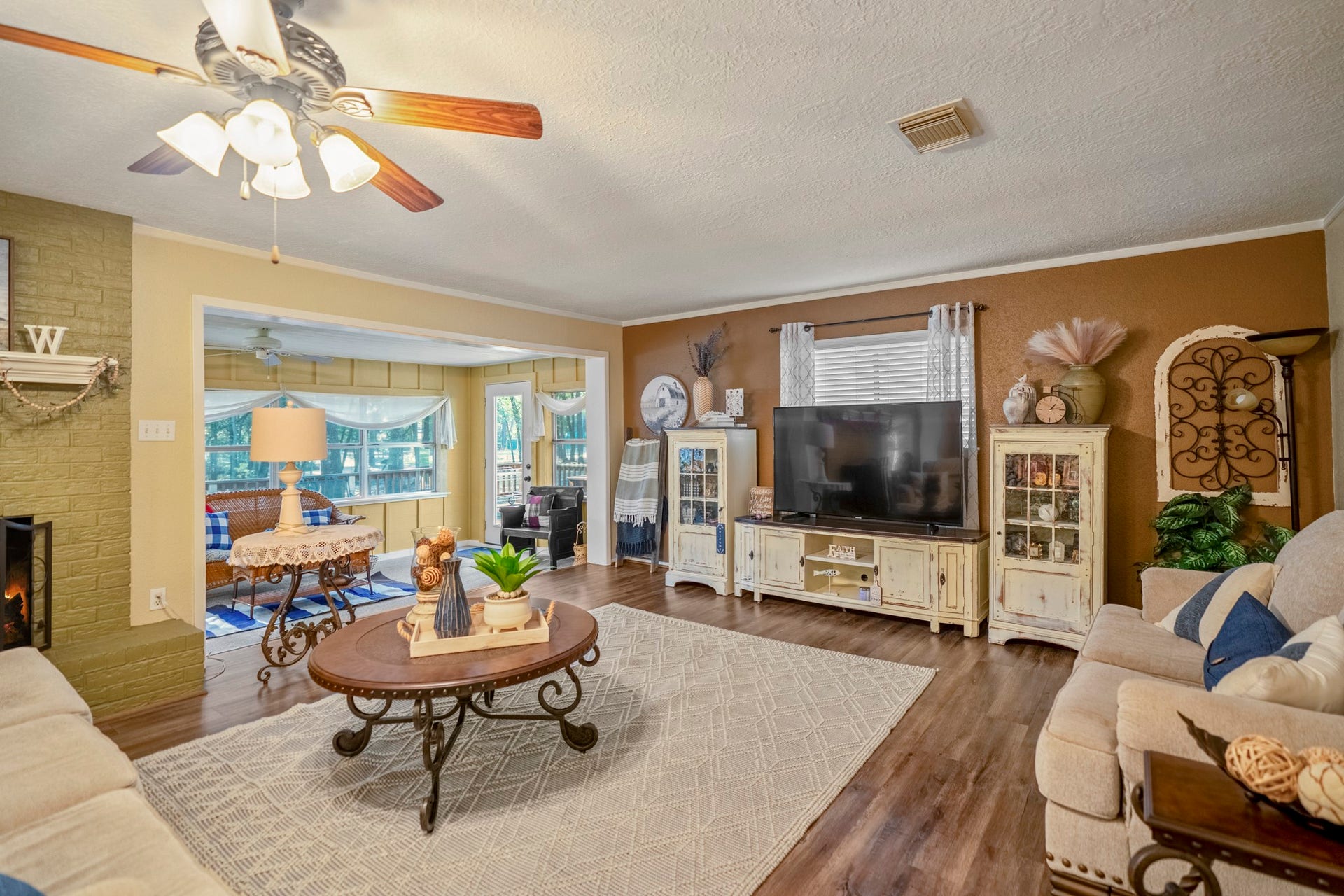 2001 Northshore Drive, Conroe, TX 77304