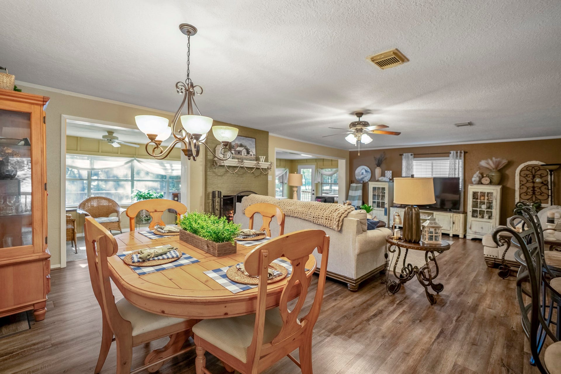 2001 Northshore Drive, Conroe, TX 77304