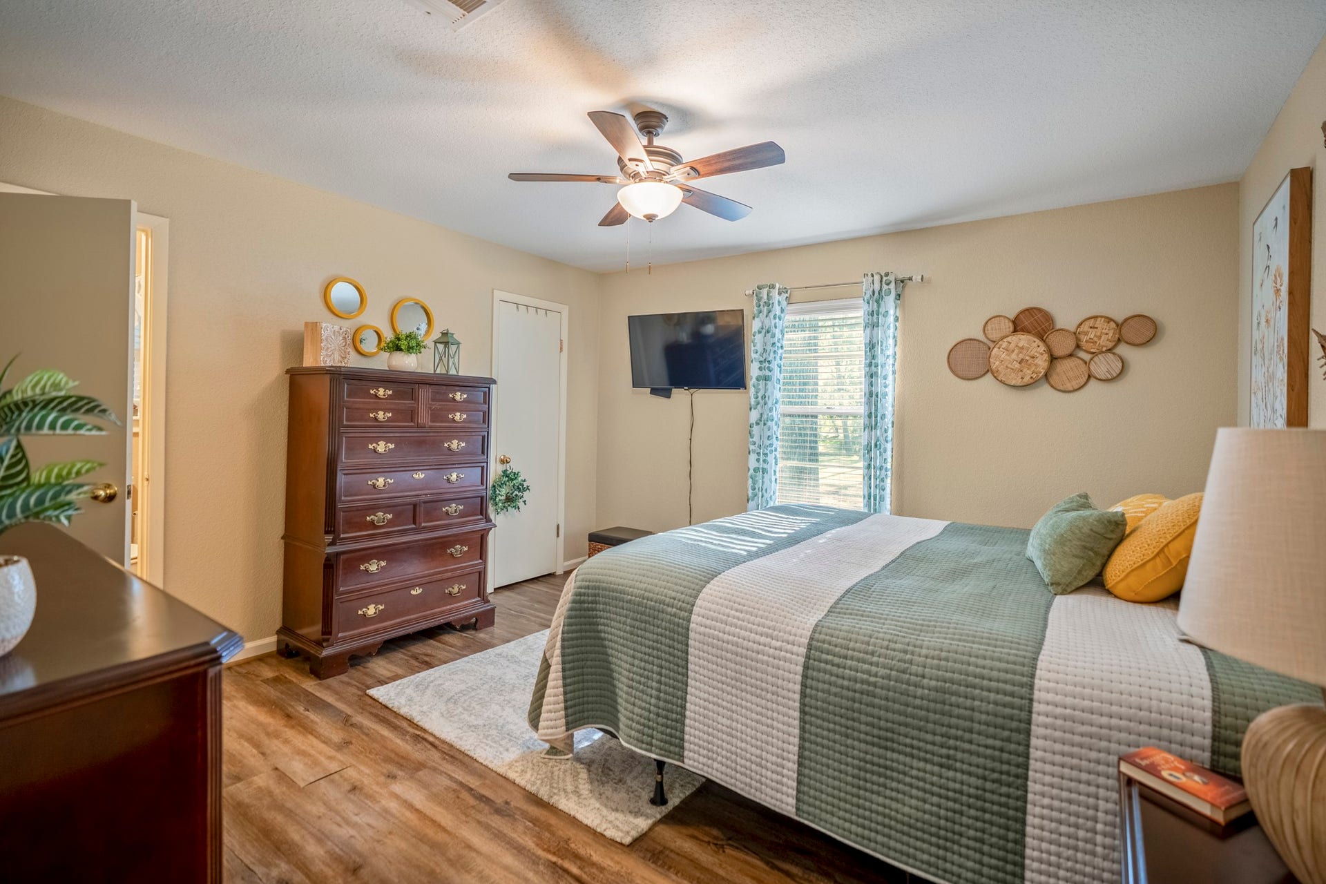 2001 Northshore Drive, Conroe, TX 77304