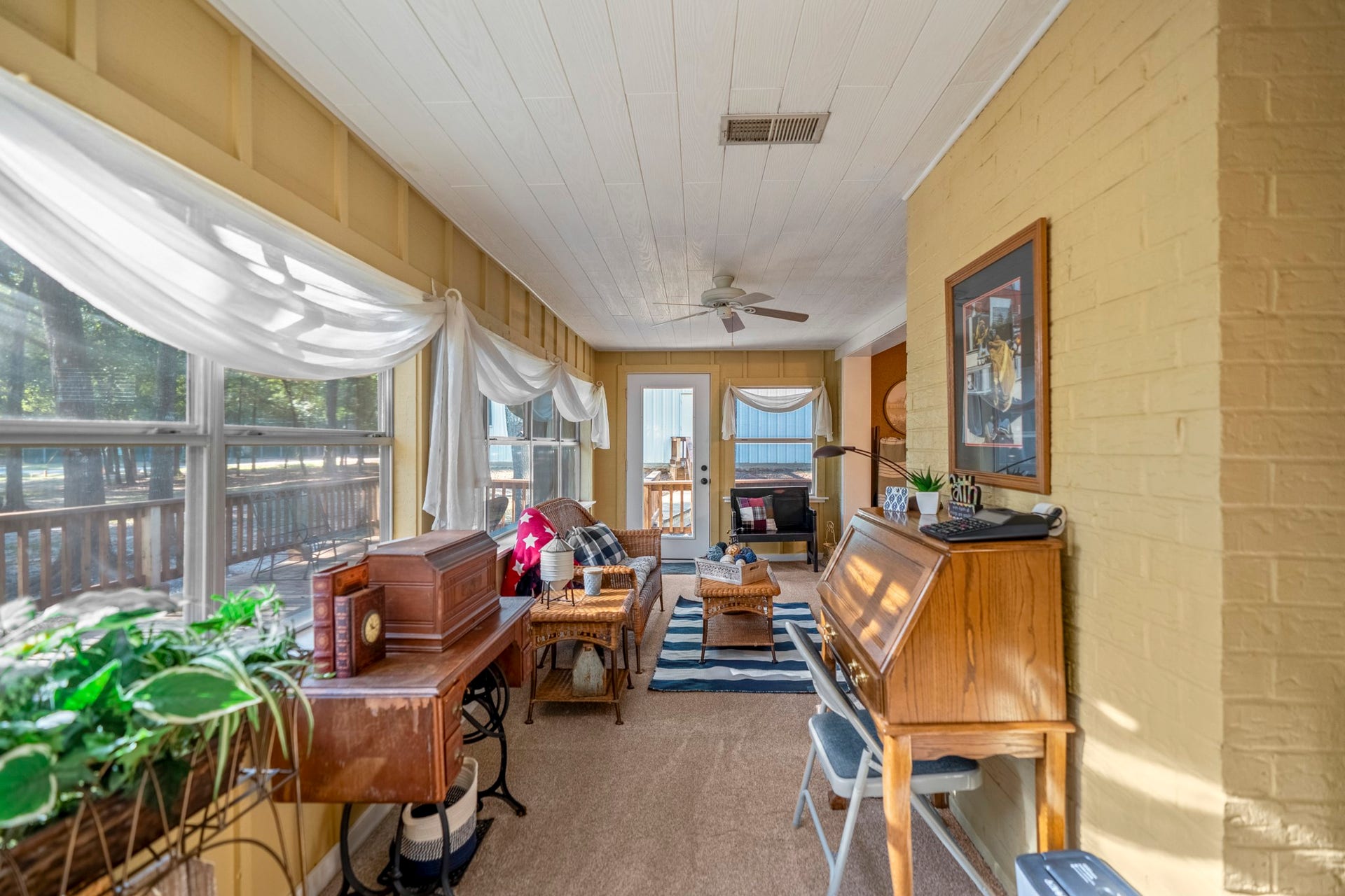 2001 Northshore Drive, Conroe, TX 77304