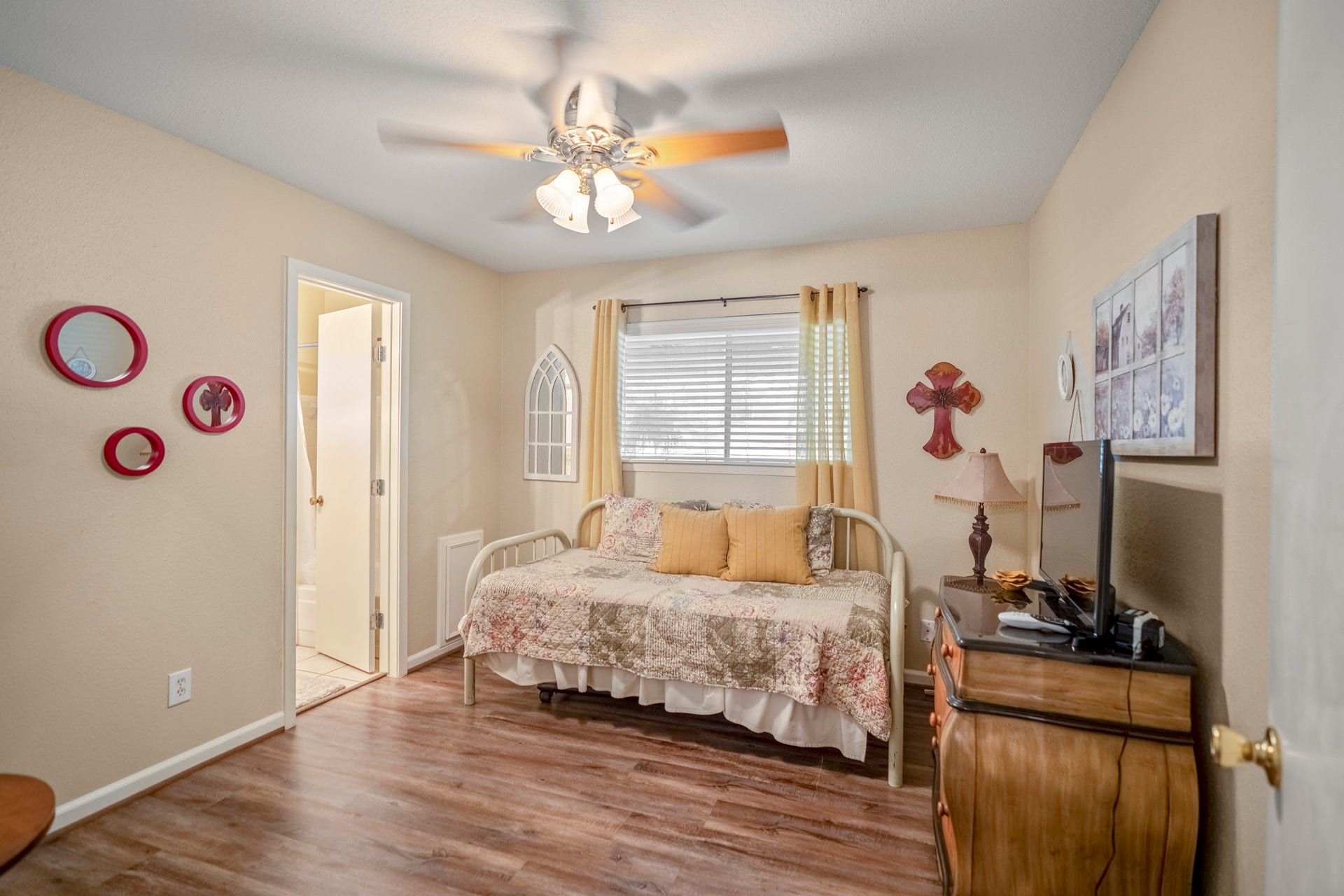 2001 Northshore Drive, Conroe, TX 77304