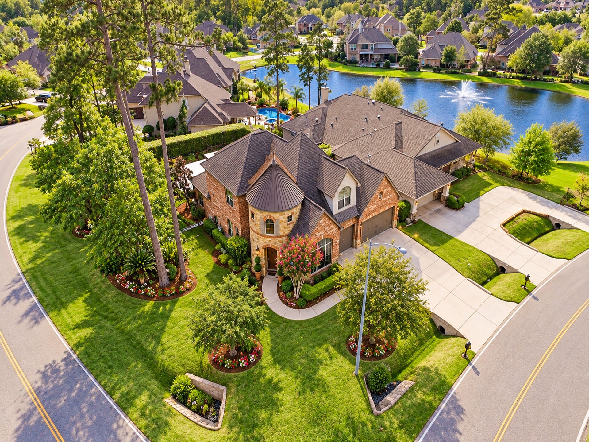 25207 Hideaway Run Drive, Spring, TX 77389 A Custom Home with 3843 sq ft in The Preserve near the pond