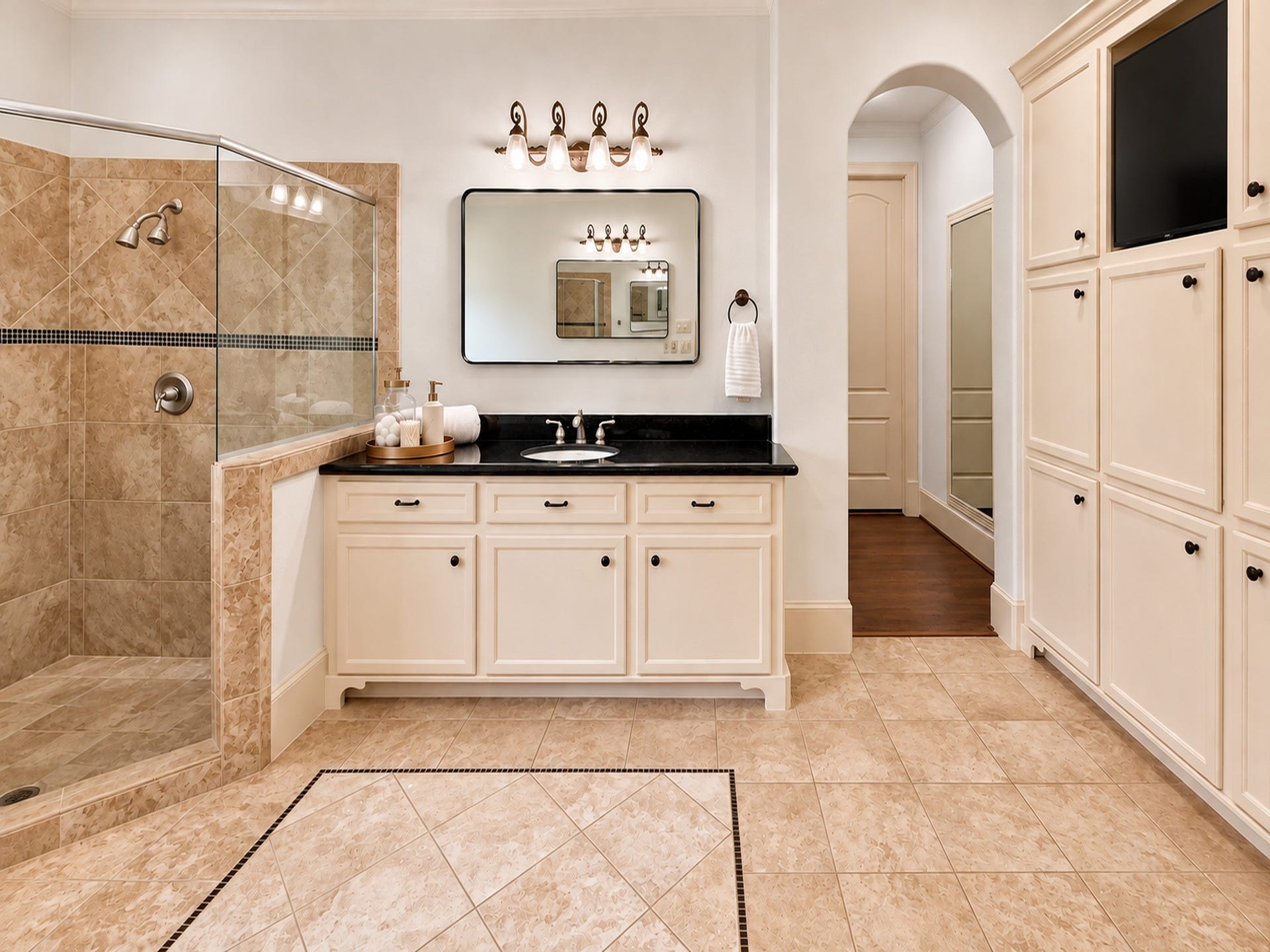 25207 Hideaway Run Drive, Spring, TX 77389 More built-in Cabinets & the closet is enormous!!!