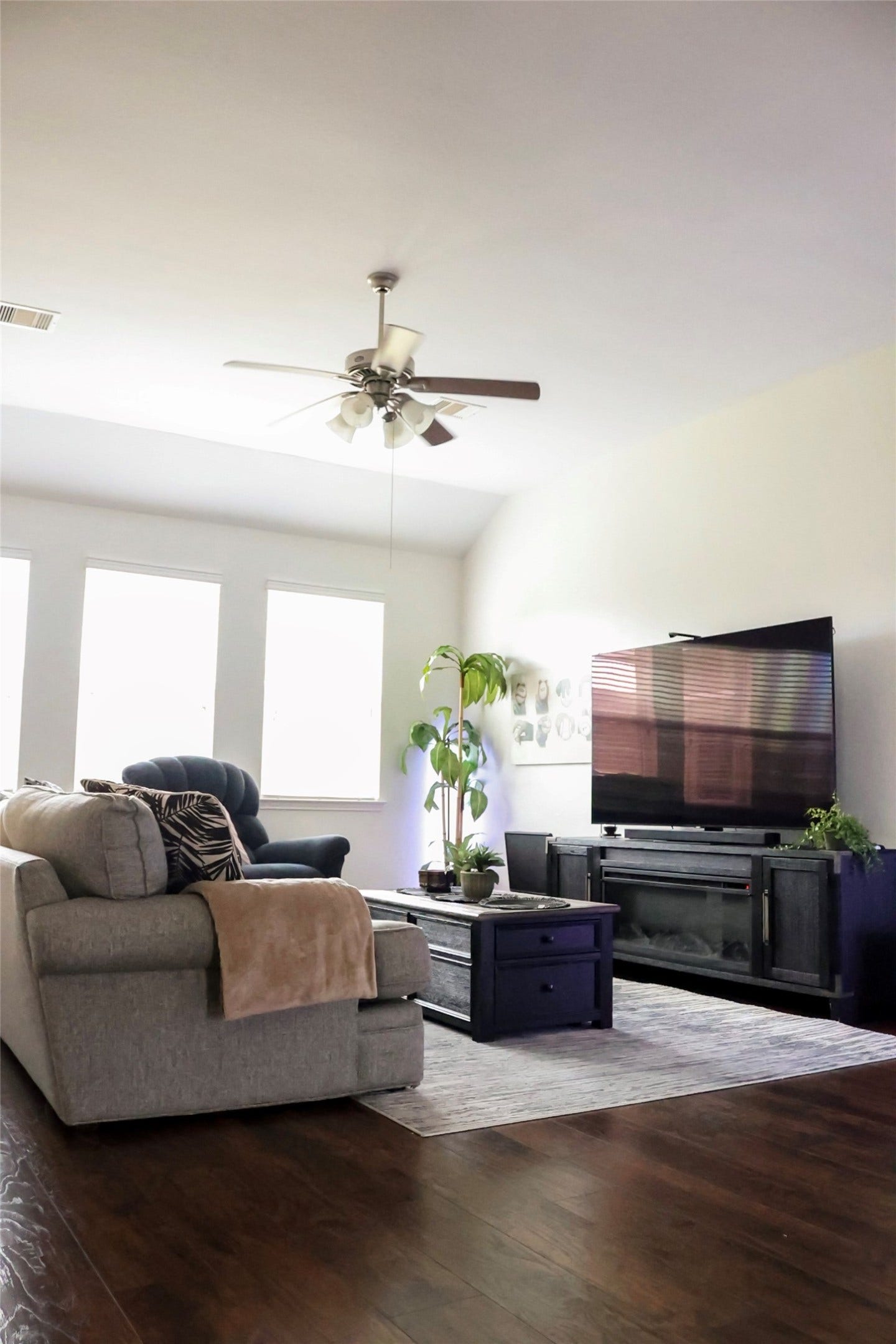 4703 N Bella Court, Alvin, TX 77511 4703 N Bella Court, Alvin, TX 77511