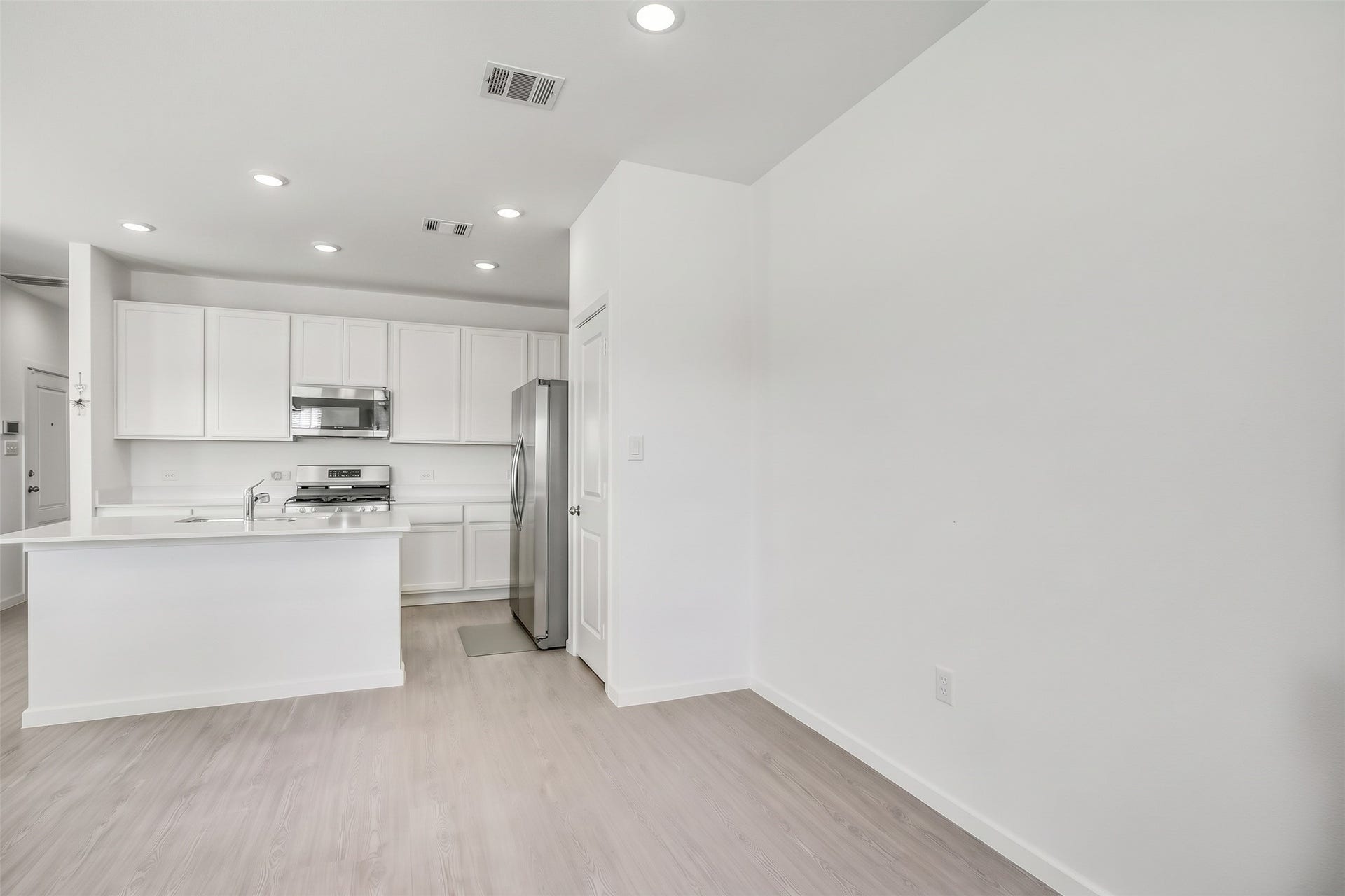 2160 Salinas Drive, Rosharon, TX 77583