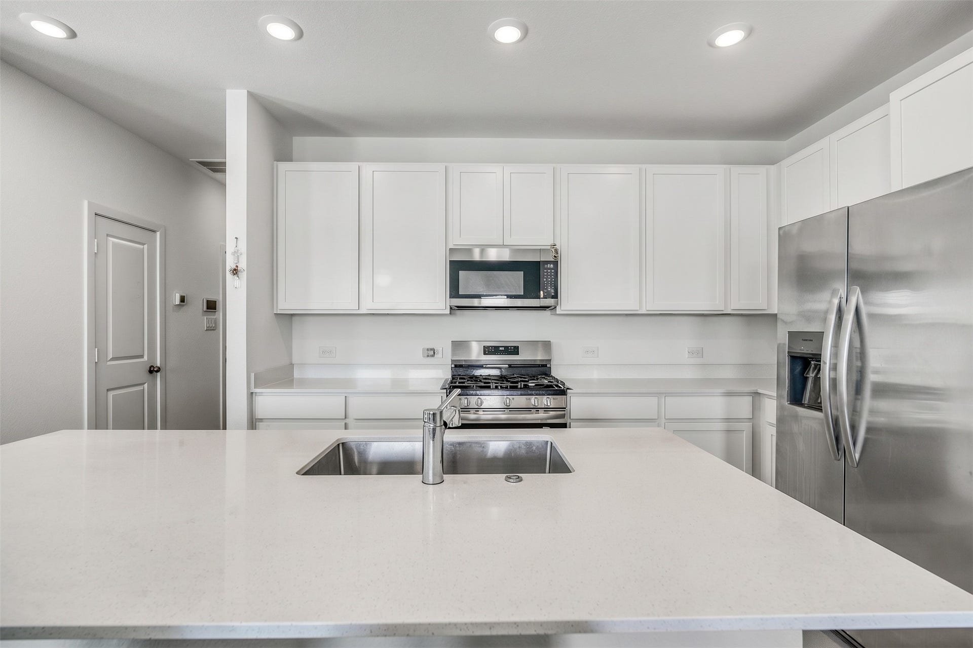 2160 Salinas Drive, Rosharon, TX 77583
