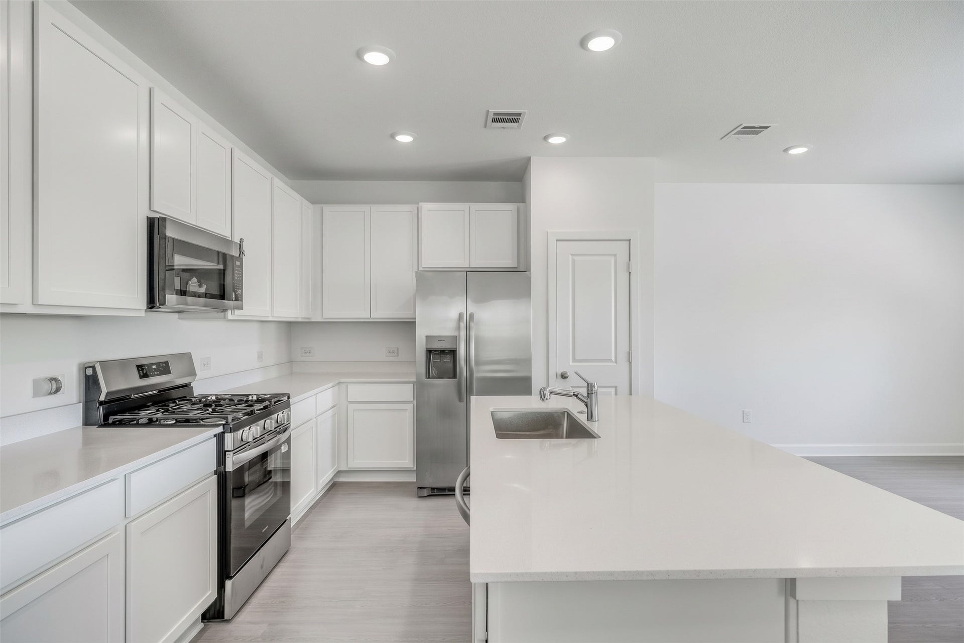 2160 Salinas Drive, Rosharon, TX 77583