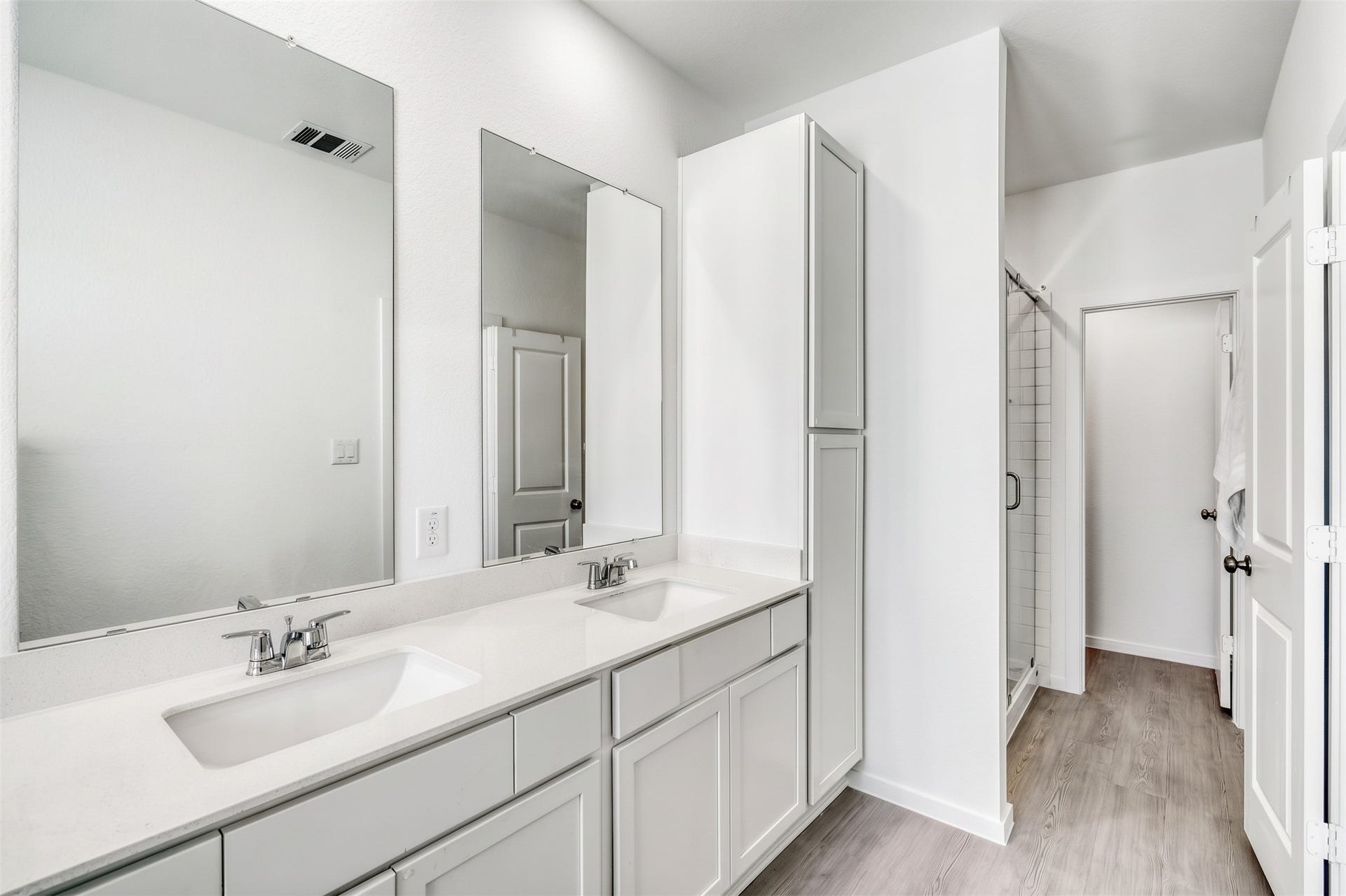2160 Salinas Drive, Rosharon, TX 77583