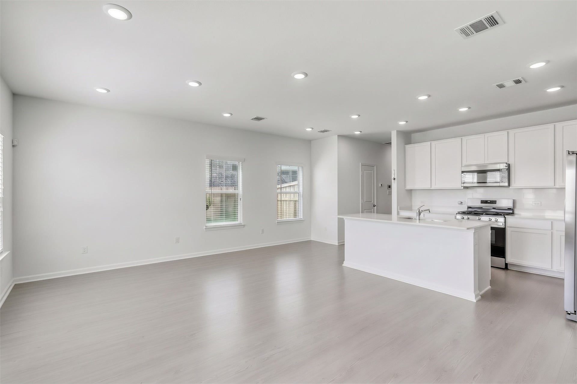2160 Salinas Drive, Rosharon, TX 77583