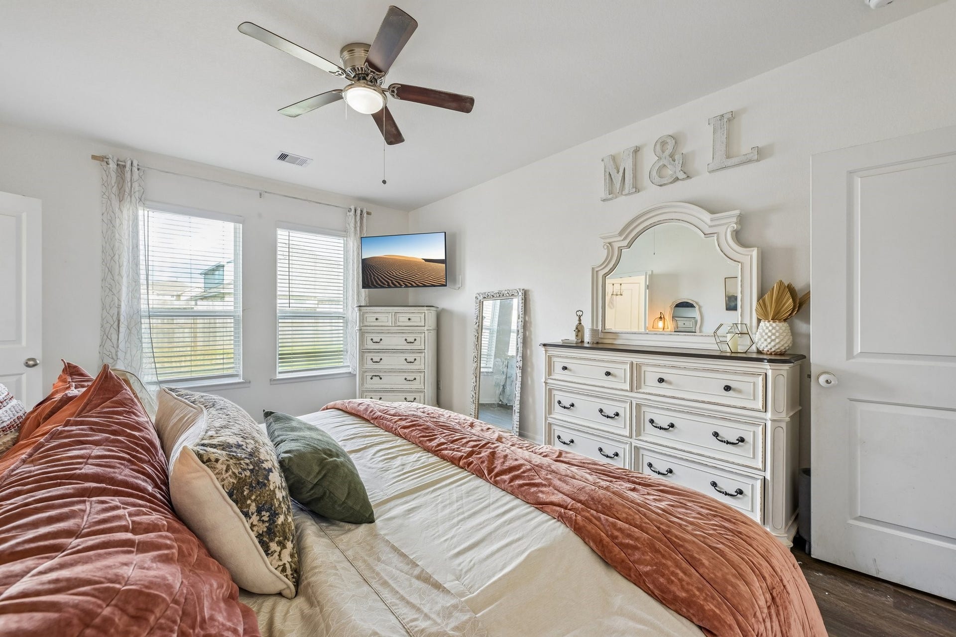 2513 Bayrose Drive, La Marque, TX 77568 Primary bedroom