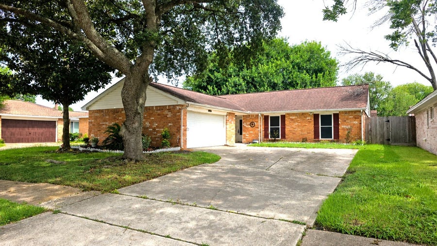 Property photo for 9811 Rocky Hollow Road, La Porte, TX