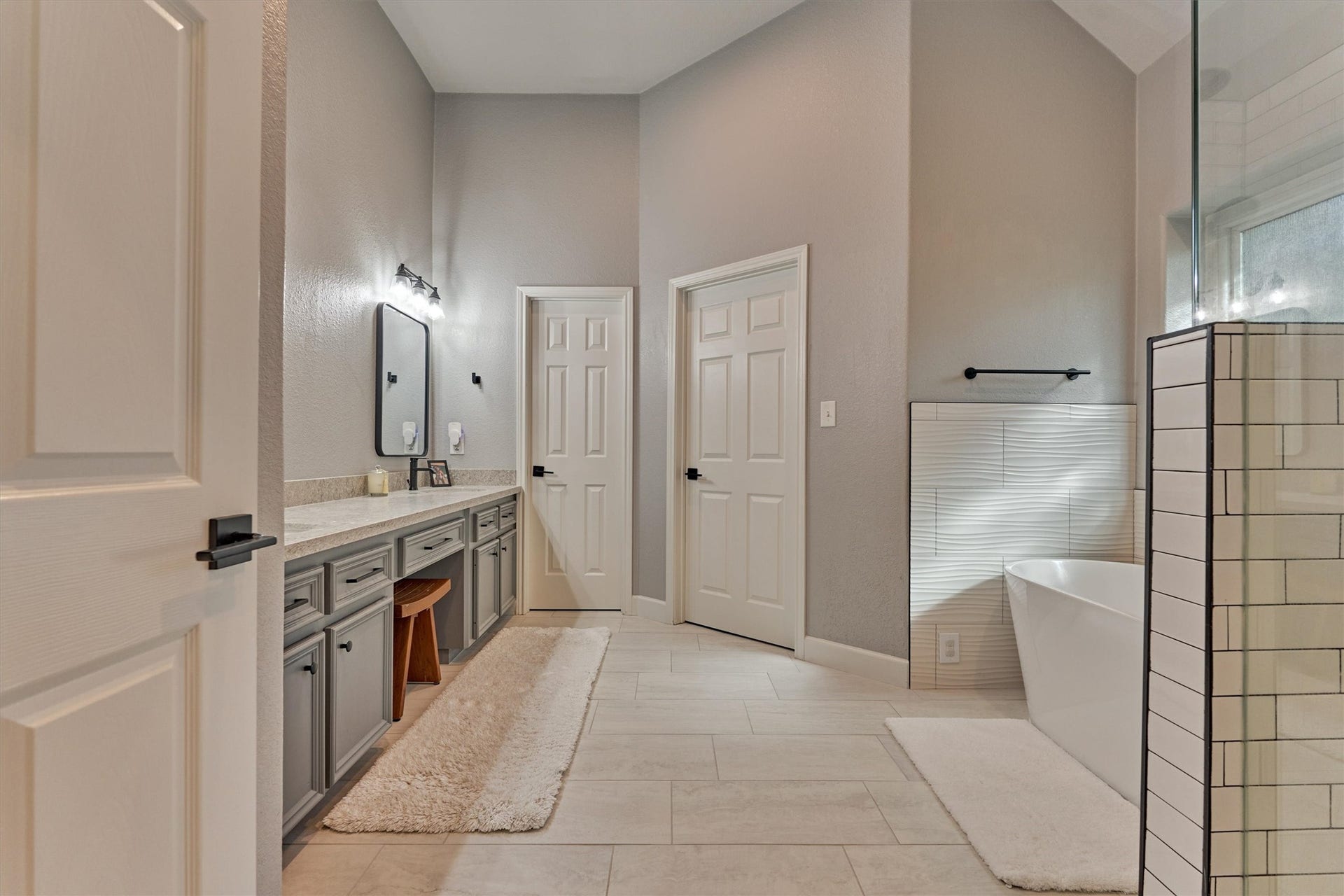 11632 Prince Andrew Court, Montgomery, TX 77316 Remodeled Primary bathroom with walk-in shower