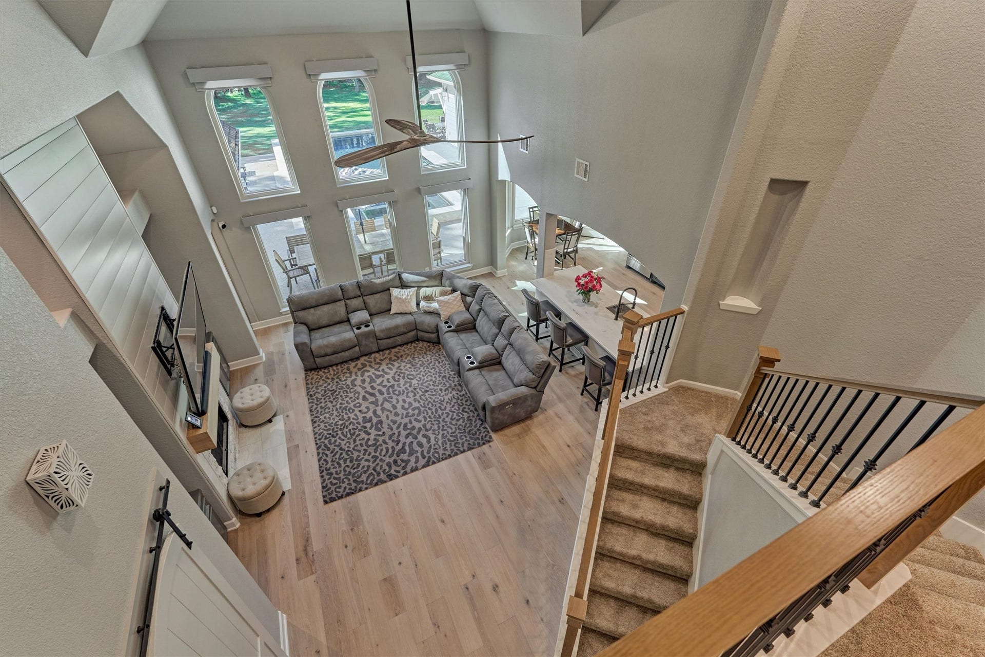 11632 Prince Andrew Court, Montgomery, TX 77316 High ceilings!