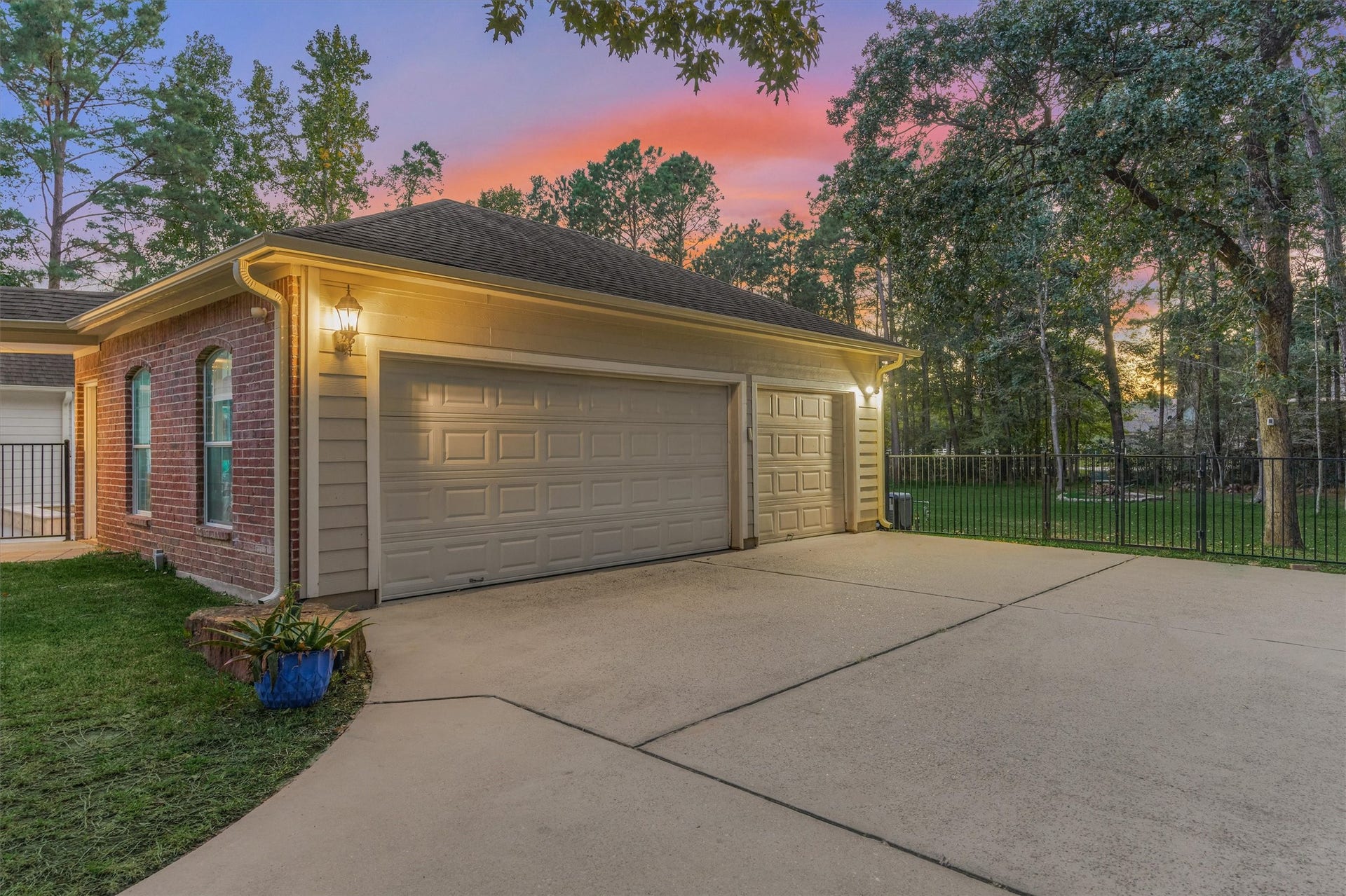 11632 Prince Andrew Court, Montgomery, TX 77316 3 car garage with plenty of parking.