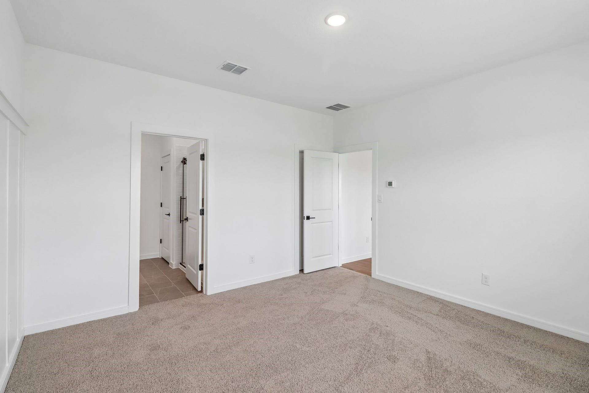 Private primary suite