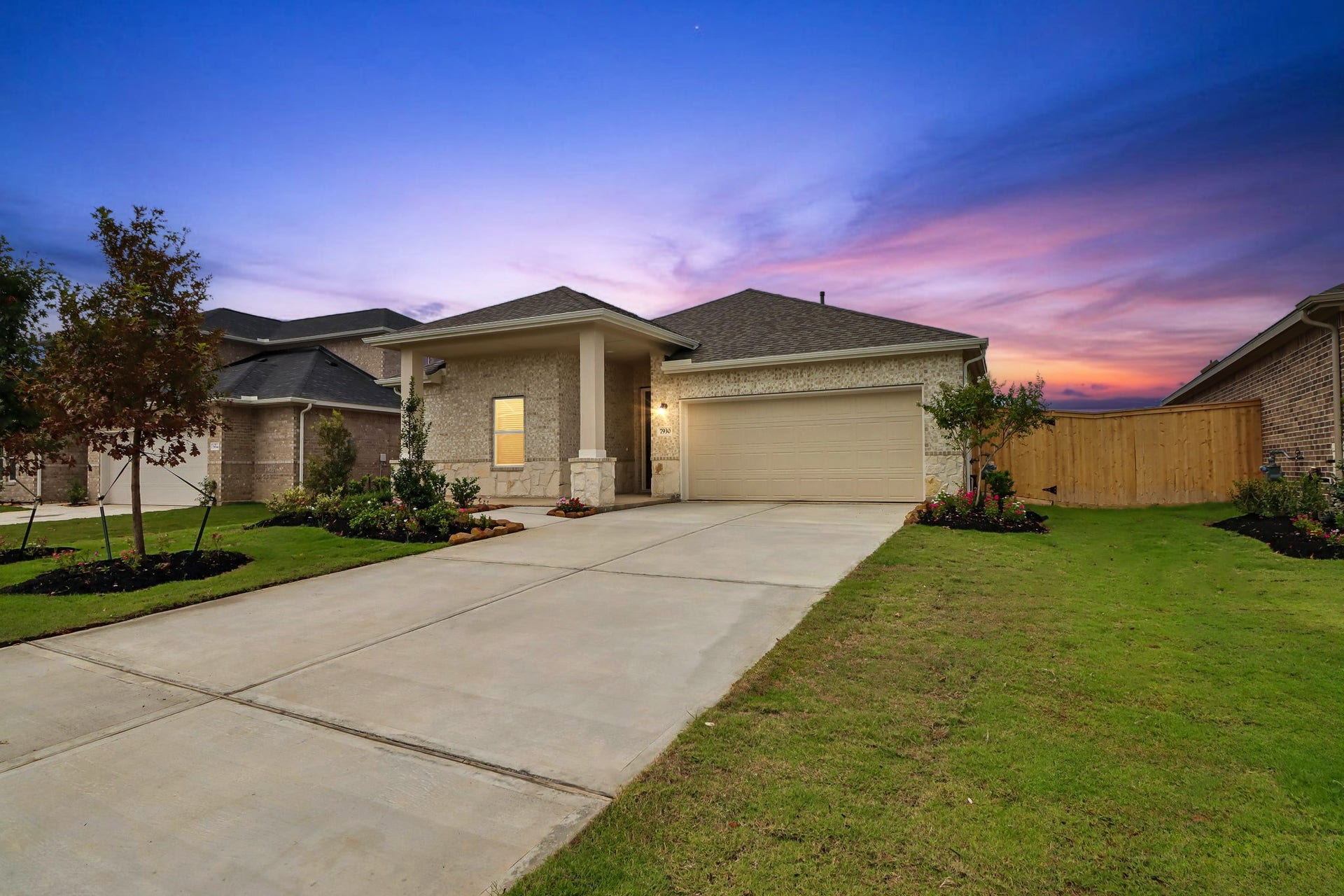 7930 Jade Crest Drive, Angleton, TX 77515
