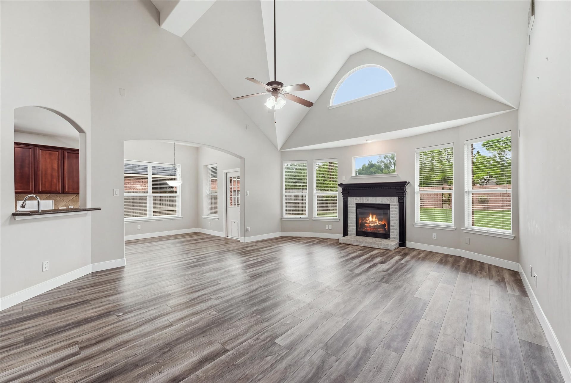 10510 Landsdowne Pointe Drive, Spring, TX 77379 10510 Landsdowne Pointe Drive, Spring, TX 77379