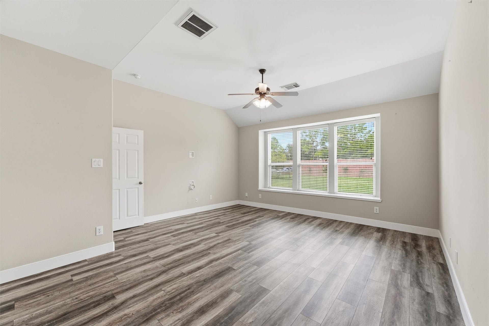 10510 Landsdowne Pointe Drive, Spring, TX 77379 10510 Landsdowne Pointe Drive, Spring, TX 77379