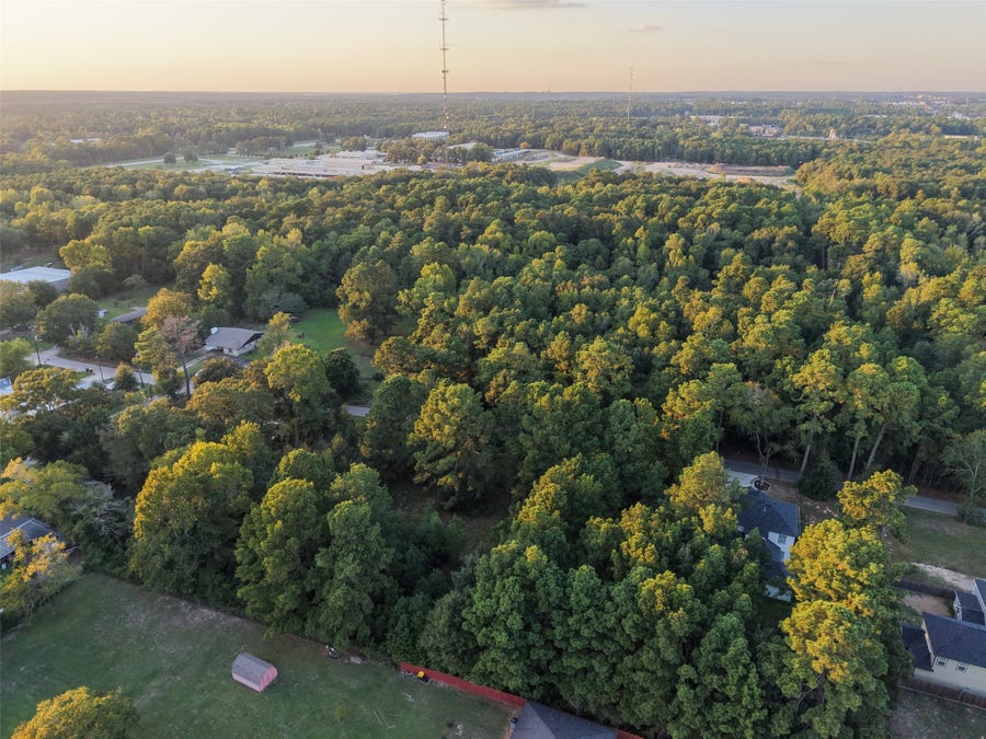Property photo for 1509 White Rd, Conroe, TX