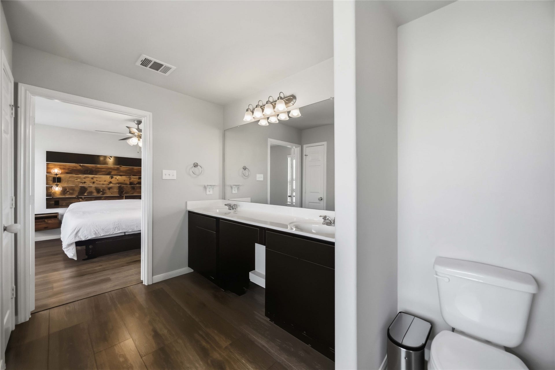 6425 Macroom Meadows Lane, Houston, TX 77048 6425 Macroom Meadows Lane, Houston, TX 77048