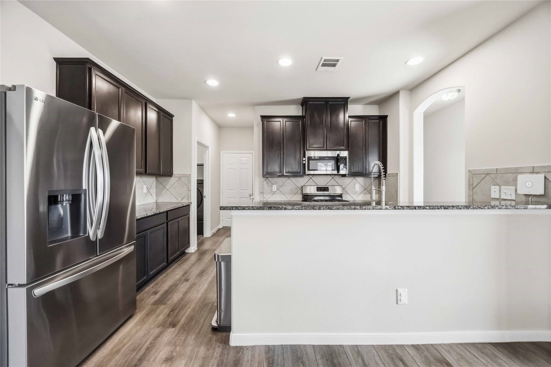 6425 Macroom Meadows Lane, Houston, TX 77048 6425 Macroom Meadows Lane, Houston, TX 77048
