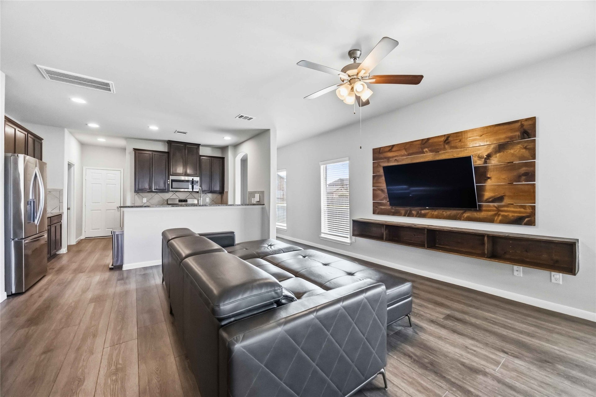 6425 Macroom Meadows Lane, Houston, TX 77048 6425 Macroom Meadows Lane, Houston, TX 77048