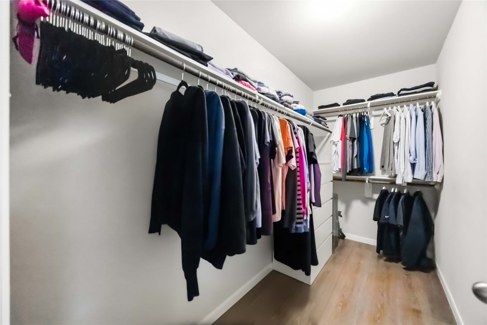 6425 Macroom Meadows Lane, Houston, TX 77048 Large primary closet.