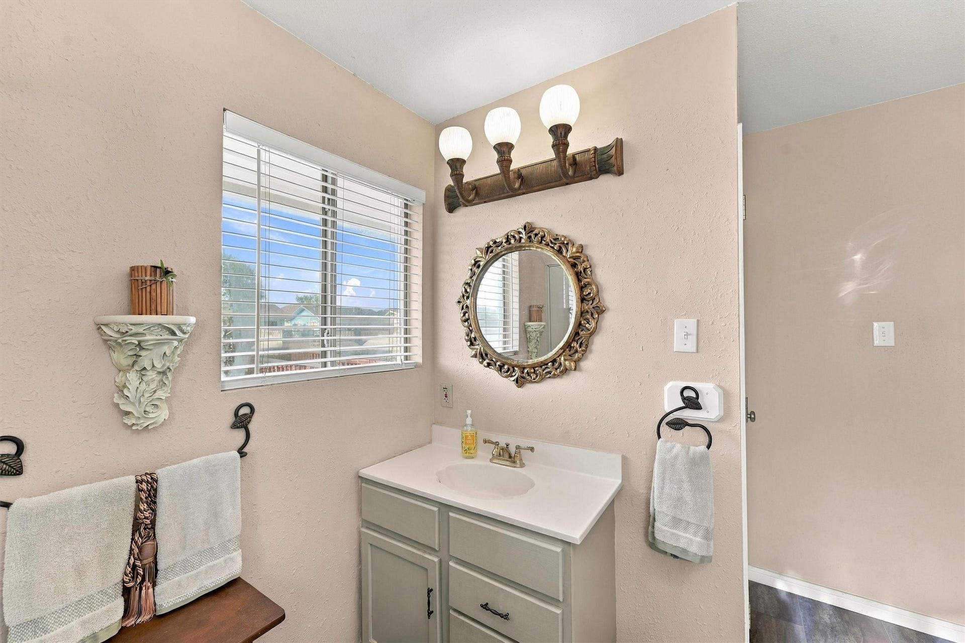 1031 Redfish Street, Bayou Vista, TX 77563 1031 Redfish Street, Bayou Vista, TX 77563