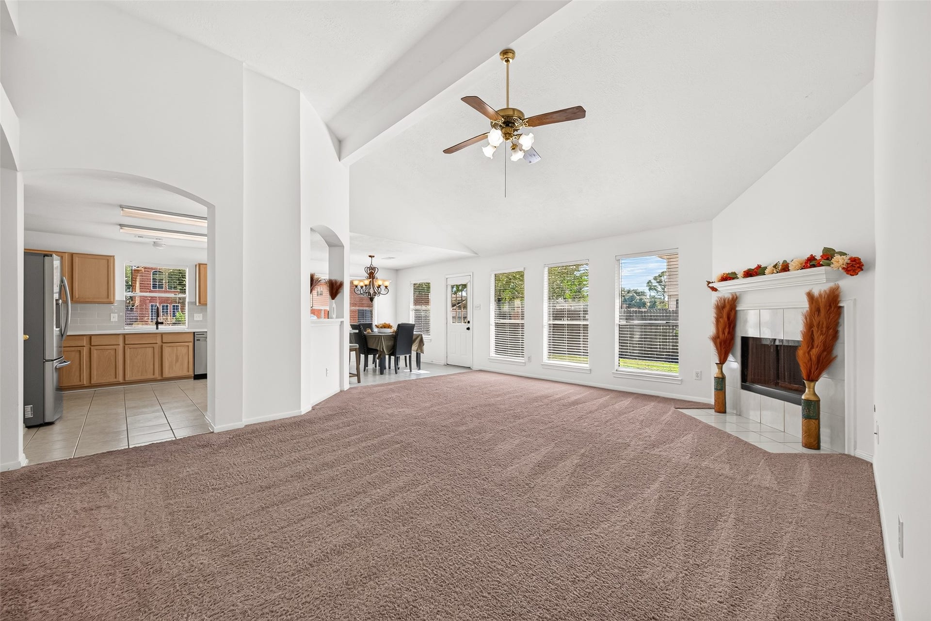 1403 Hunter Green Lane, Fresno, TX 77545
