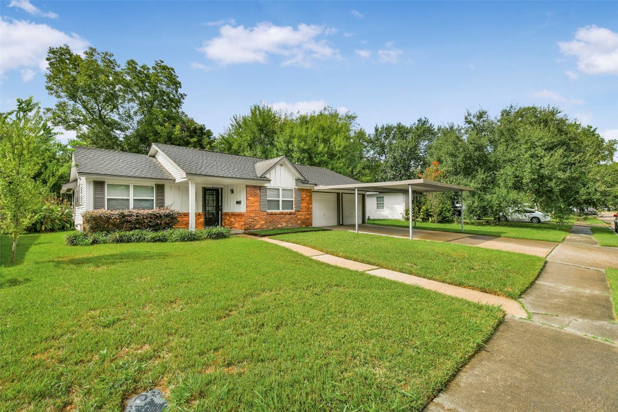 Property photo for 6923 Triola Lane, Houston, TX