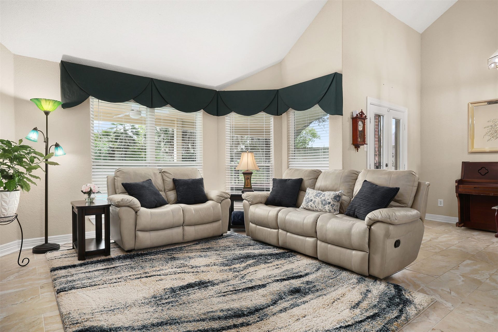 3424 Glastonbury Drive, Pearland, TX 77581 Second view of the large open living room and great views of the backyard.