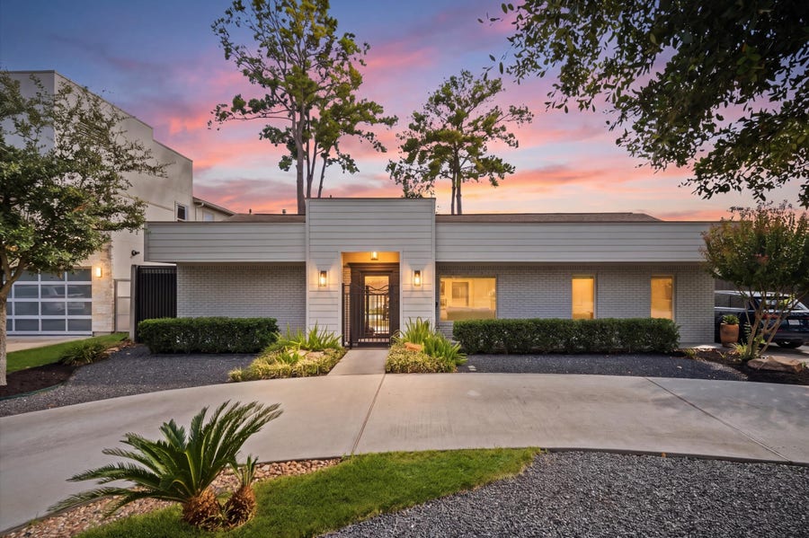 Property photo for 4643 Richmond Avenue, Houston, TX