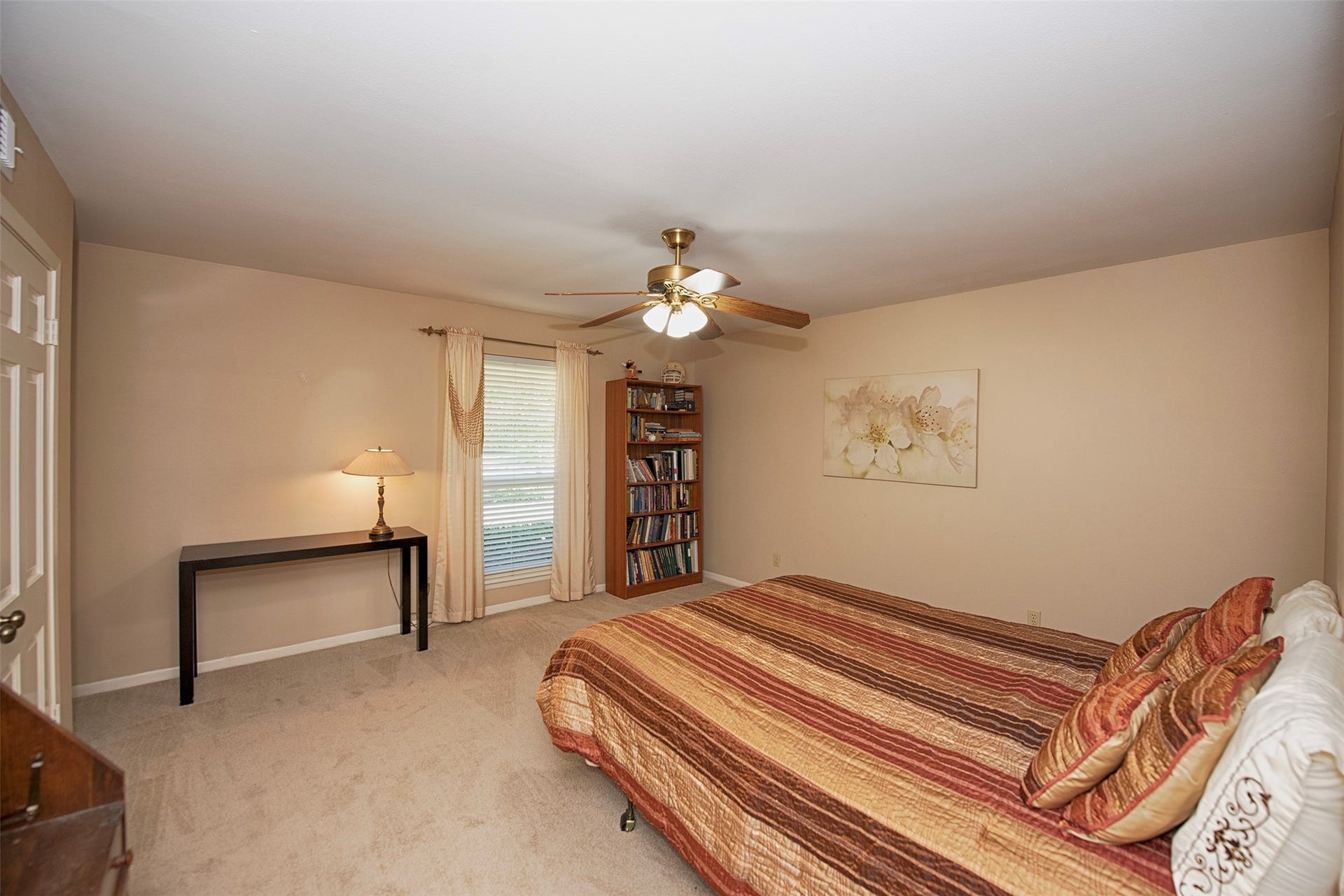 18502 Vinland Drive, Nassau Bay, TX 77058 One of the additional bedrooms with wonderful space facing the front of the home. The perfect guest room.